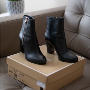 Michael Kors leather black bootie